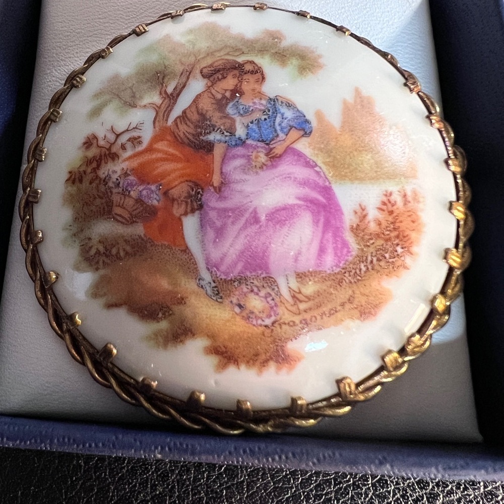 Vintage Limoges Courting Couple Pin Brooch Porcelain , Hand Painted